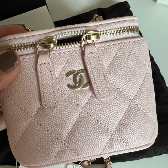 CHANEL
Light Pink Quilted Caviar Leather Mini Vanity Case With Chain Bag - Picture 5 of 11